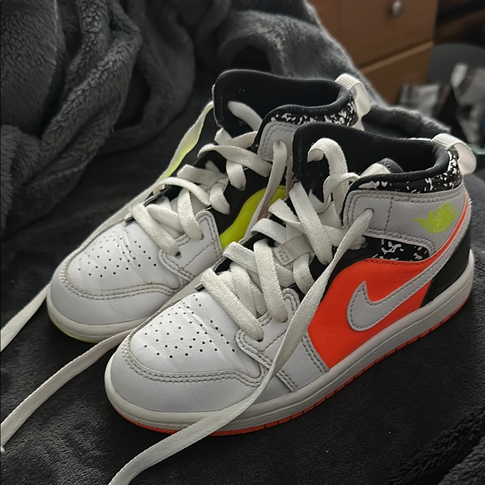 Nike Kids High-Top Sneakers - White and Orange